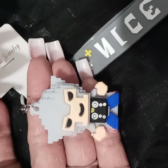 The avenger building pixels blocks keychain - Picture 8 of 8